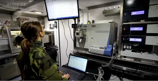 Mobilní chemická laboratoř Armády ČR