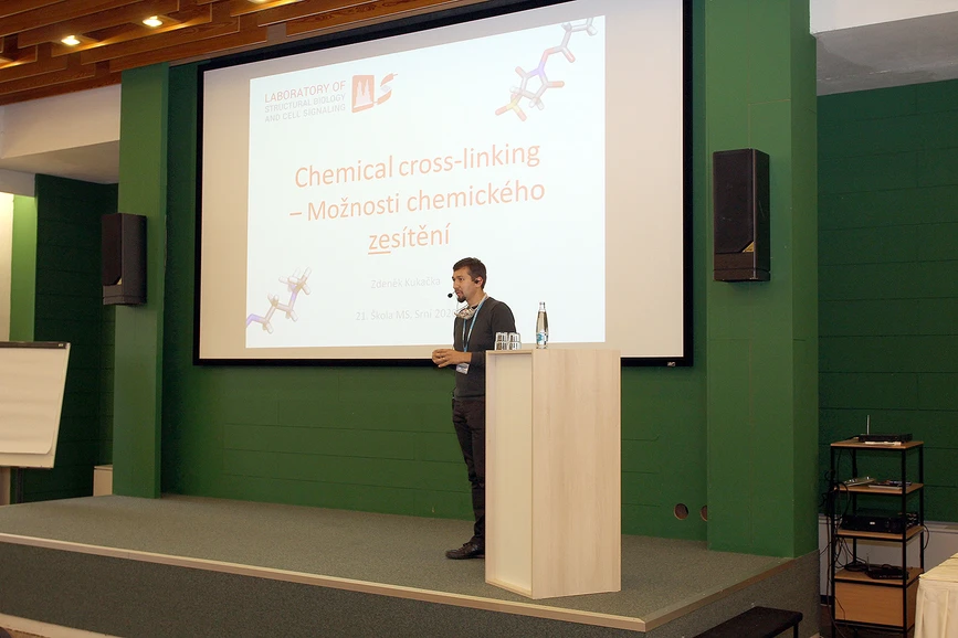 SSJMM: Přednáška: Z. Kukačka - Možnosti chemického sítění bílkovin