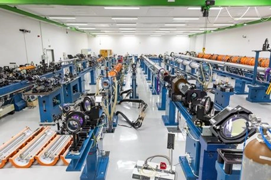 AVČR: Při dnech otevřených dveří se návštěvníci dostanou do míst, kam se většinou nepodívají, například do laboratoří Ústavu fyziky plazmatu AV ČR.