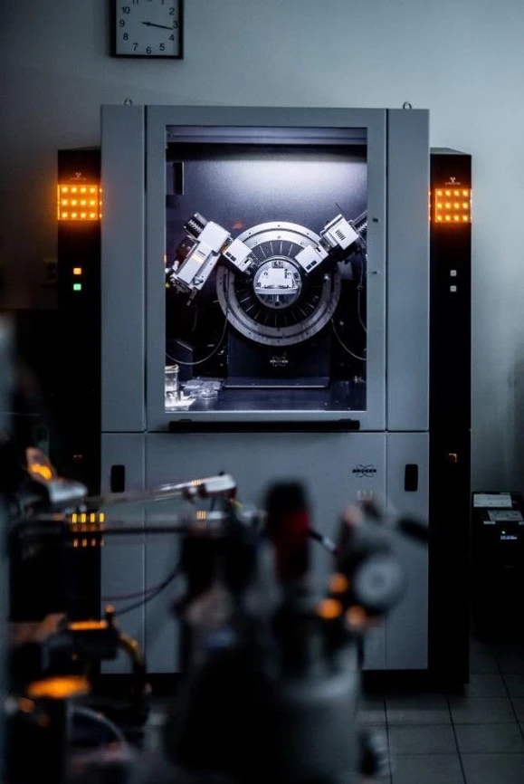 Akademie věd ČR: Zázemí laboratoře