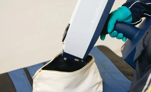 Bruker RoadRunner ruční IMS detektor stopového množství výbušnin a narkotik