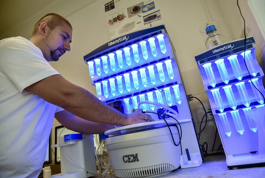 CEITEC: Team prof. Adama.