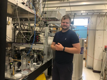 Vždycky tvrdil, že na doktorát nepůjde. Teď je dokonce postdokem v Santa Barbaře