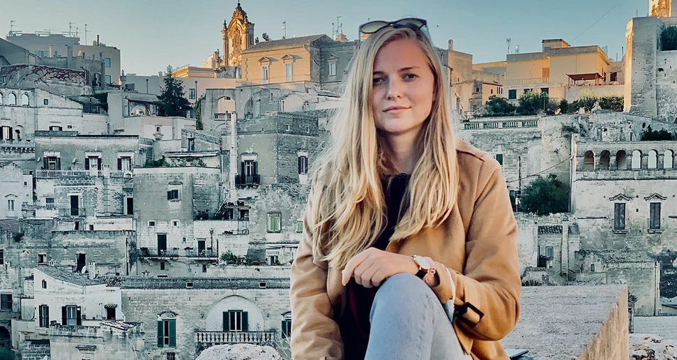 <p>CEITEC/Zita Salajková: Studentka Zita Salajková v italské Mateře, kde by se měl uskutečnit další ročník konference LIBS.</p>
