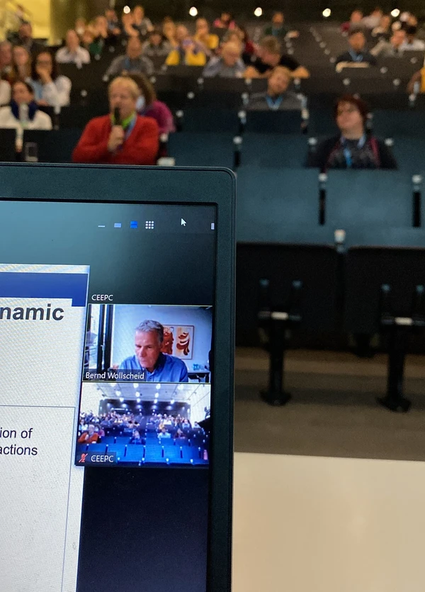 ČSHS: Konference CEEPC/IPM/CMSC 2022: Light-mediated discovery of surfaceome nanoscale organization and inter-cellular receptor interaction networks (Bernd Wollscheid)