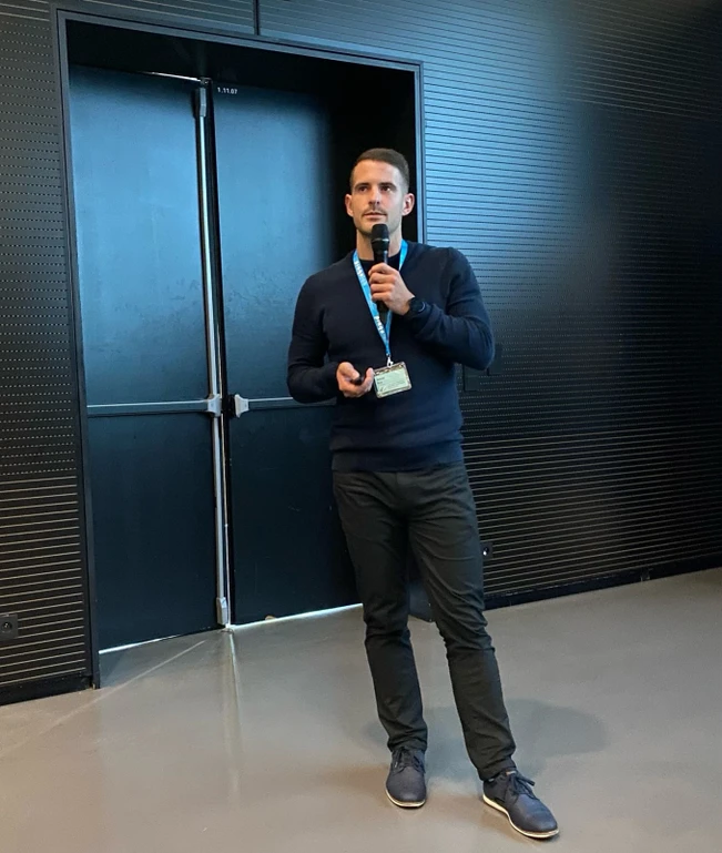 ČSHS: Konference CEEPC/IPM/CMSC 2022: The single amino acid substitutions in Mason-Pfizer Monkey Virus matrix protein modulate its proteolytic cleavage rate (Jakub Sýs)