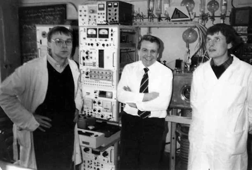 ČSHS: Obrázek 16: Spolupracovníci v r. 1985: Břetislav Friedrich, Zdeněk Herman, Jan Vančura