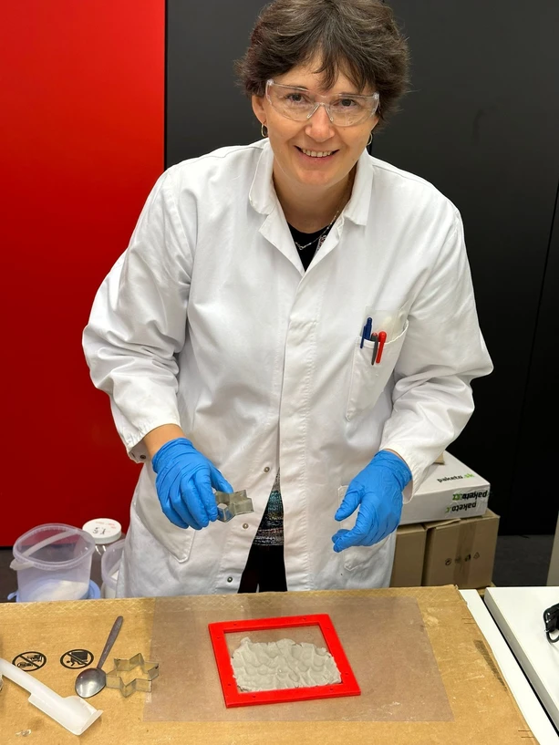 CXI TUL: Skleněná alchymie Marie Staré. Recyklát má nová využití.