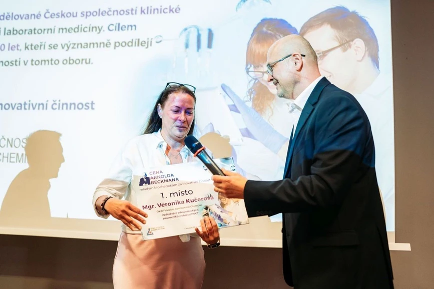 FNOL: Cena Arnolda Beckmana v kategorii VŠ analytik - 1. místo Veronika Kučerová