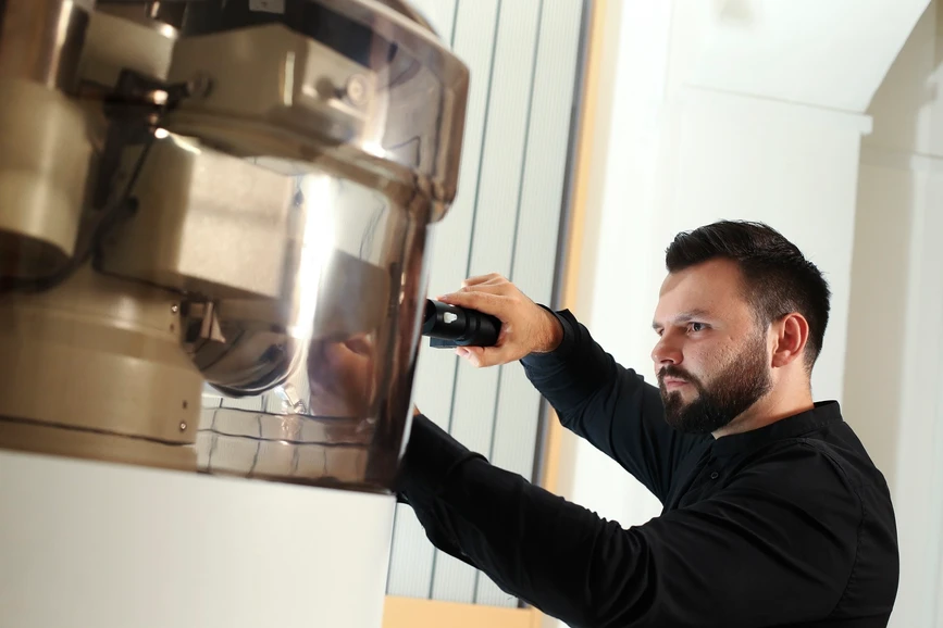 Forum/Martin Pinkas: Michal Mazur: Správný mikroskopista nemůže říkat ne