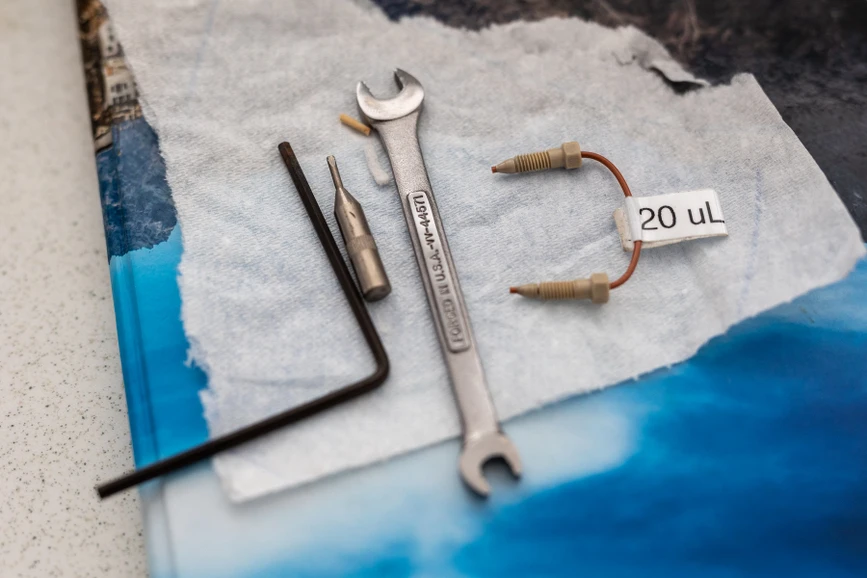 Forum UK/Hynek Glos: Instrumentace v laboratoři průtokových metod na katedře analytické chemie FaF UK