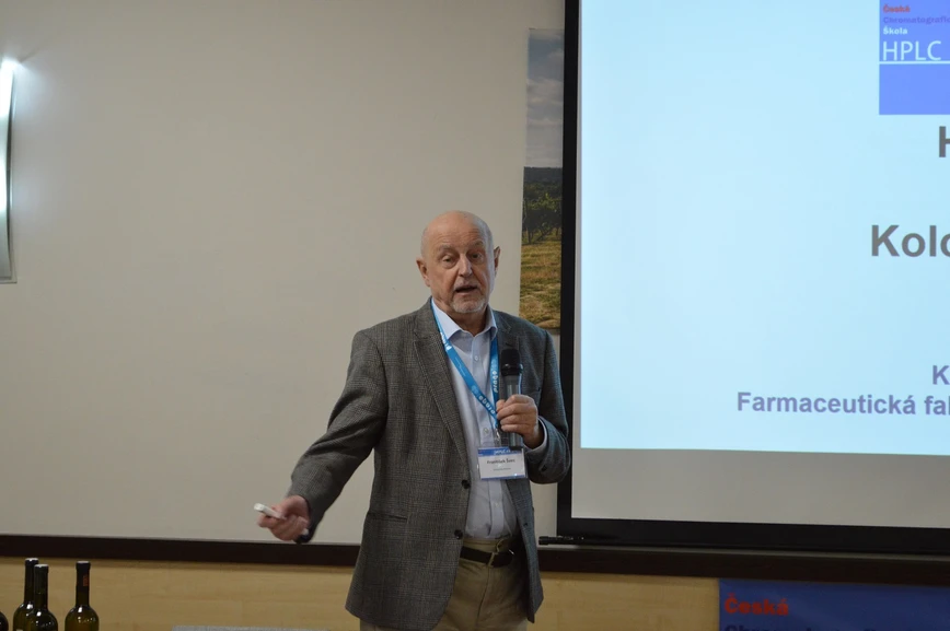 HPLC.cz: HPLC (hi)story - Monolity (František Švec)