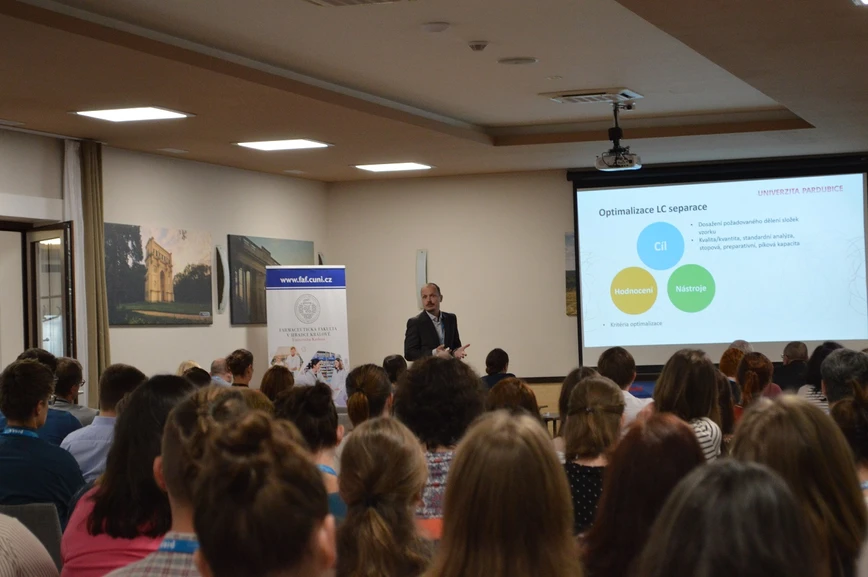 HPLC.cz: Výpočetní metody optimalizace 1D a 2D separací (Petr Česla)