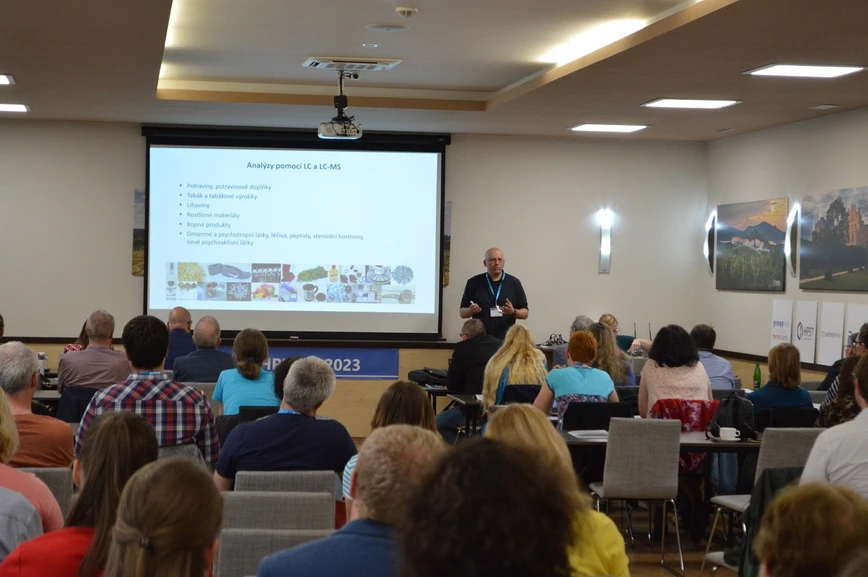 HPLC.cz: Vzorky neznámých látek v Celně technické laboratoři (Josef Reitmajer)