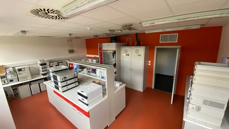 LabRulez: Servisní centrum a laboratoř LabRulez pro údržbu a servis zánovníchstarších BAZAR instrumentů