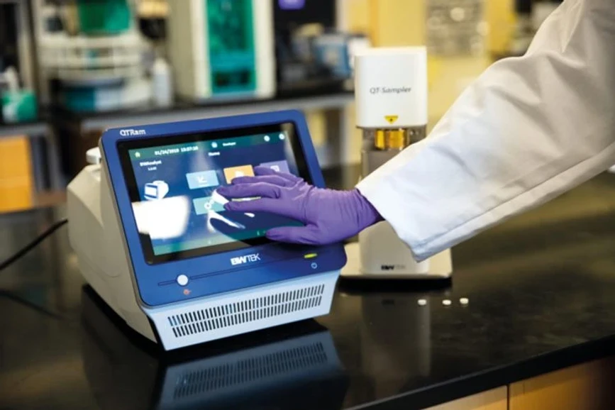 Metrohm: QTRam Raman spektrometr s intuitivním softwarovým ovládáním pomocí dotykové obrazovky