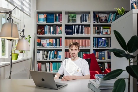 Laureátem ceny Via Chimica pro rok 2022 je Roman Bushuiev