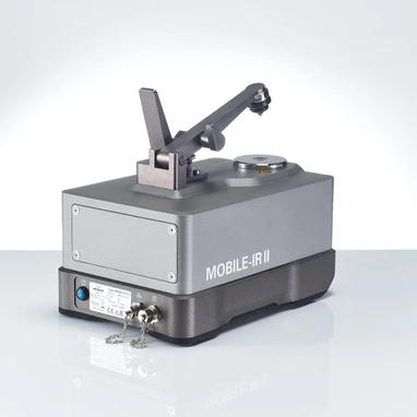 Bruker MOBILE-IR II mobilní infračervený spektrometr