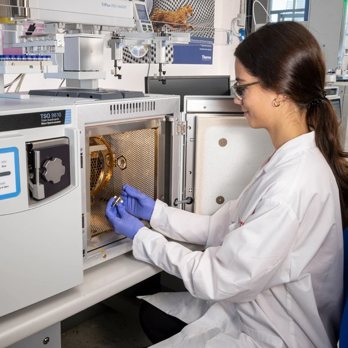 Pragolab: Vnitřní osvětlení termostatovaného prostoru a technologie iC-Column Lock (montáž a demontáž kolon bez použití nářadí)