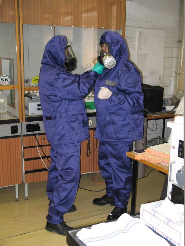 Praktické cvičenia pracovníkov KCHL CO pri detekcii vysokotoxických látok v KCHL CO v Nitre