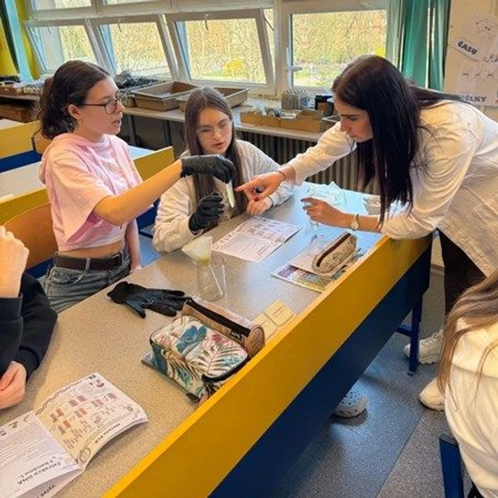 RECETOX-MUNI: PhD studentka Sabina Cerulová: Věda dá strašně moc, ale strašně moc si taky vezme. Musí vás to bavit