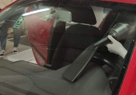 Rozbor usazeného prachu z vozů Škoda ukázal vysoké hladiny zpomalovačů hoření