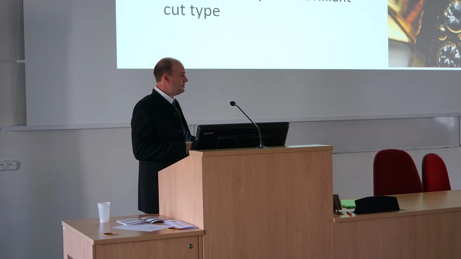 SSJMM: Identification of gemstones in watch by Raman spectroscopy (J. ŠTUBŇA)