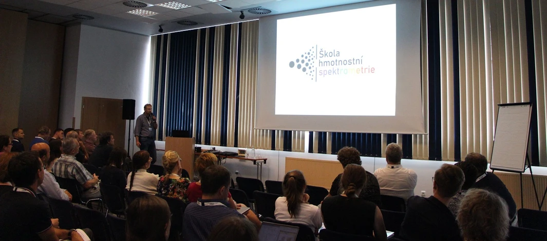 SSJMM: Představení nového loga Školy hmotnostní spektrometrie (Josef Cvačka)