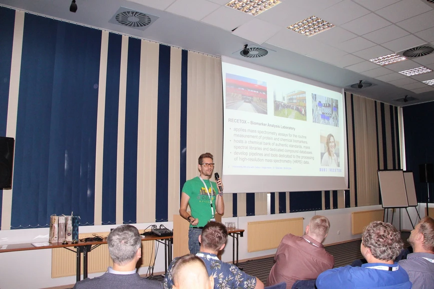 SSJMM: Processing mass spectrometry data of small molecules with Galaxy - Open-source tools, end-to-end workflows and other FAIR resources (Helge Hecht)