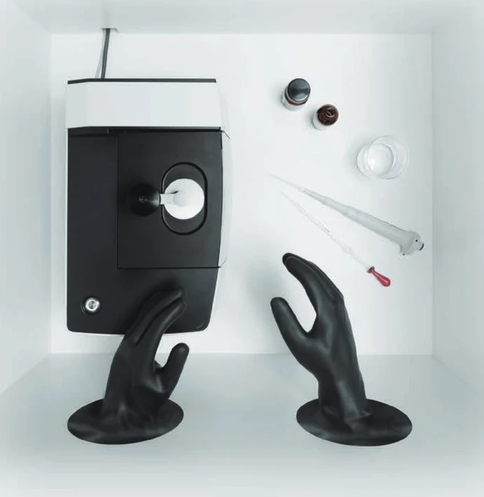 Shimadzu: IRSpirit FTIR spektrometr se vejde do opravdu malých prostor