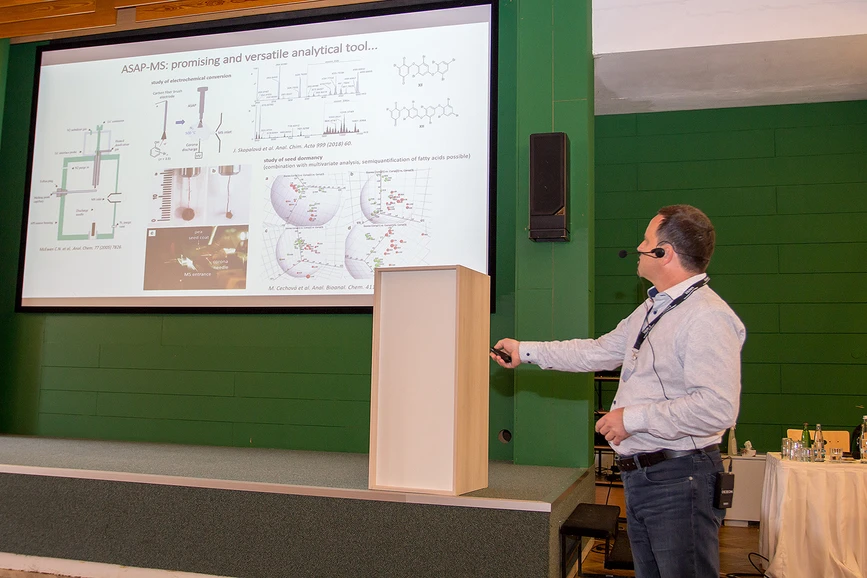 SSJMM: Interpretace spekter při analýze rostlinných materiálů (P. Bednář)