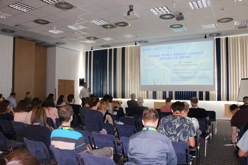 <p>Škola hmotnostní spektrometrie: 26. Škola MS 2025 - Den 4 (Přednáška Petra Šenka)</p>