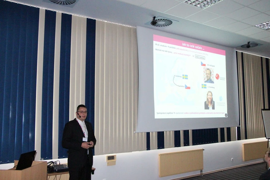 Škola hmotnostní spektrometrie: 26. Škola MS 2025 - Přednáška vítěze Ceny VH (přednášející Karel Hořejší)