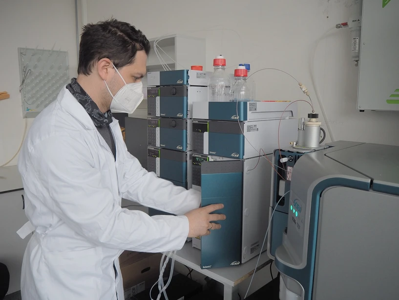 TUL/Adam Pluhar: Nový spektrometr dokáže analyzovat látky i v extrémně komplikovaném vzorku, jakým je například odpadní voda