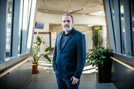 Významný krok na cestě k plně ovládaným molekulárním strojům udělali vědci z ÚOCHB