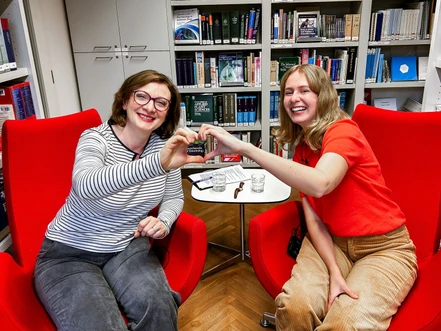 Podcast CHEmic #69 – Když na molekuly svítíme, tak tančí rukou disko a nohou techno