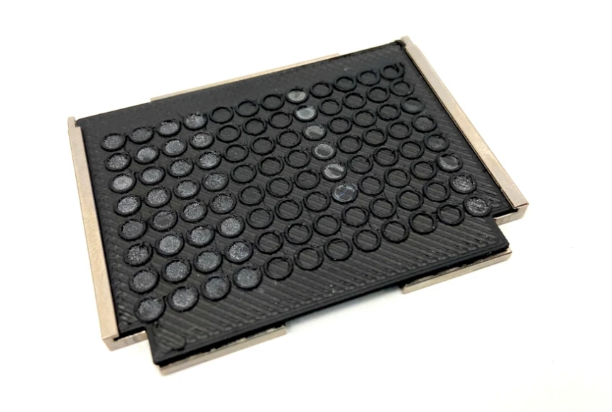 TriLab: AffiPro/BIOCEV - MALDI-TOF destička pro afinitní chromatografii