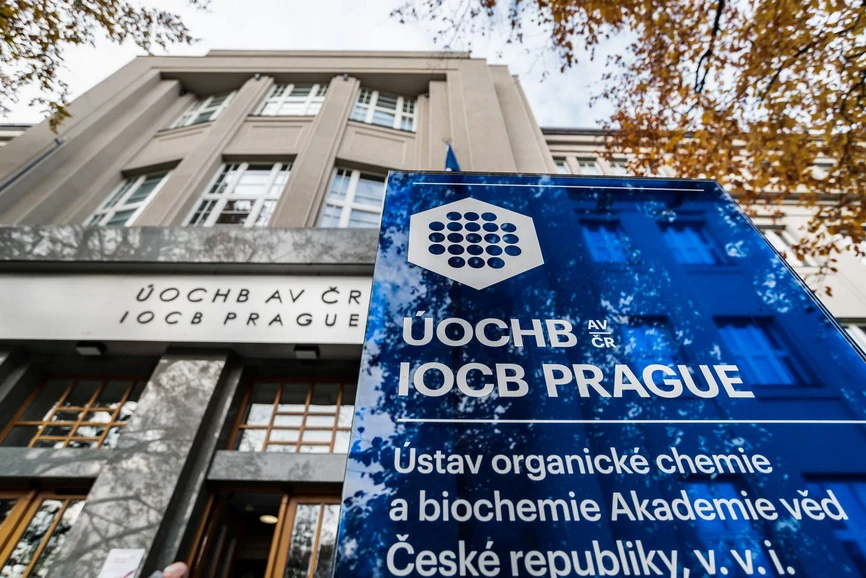 ÚOCHB AV ČR: Ústav organické chemie a biochemie zakládá jako první česká vědecká instituce pobočku za oceánem