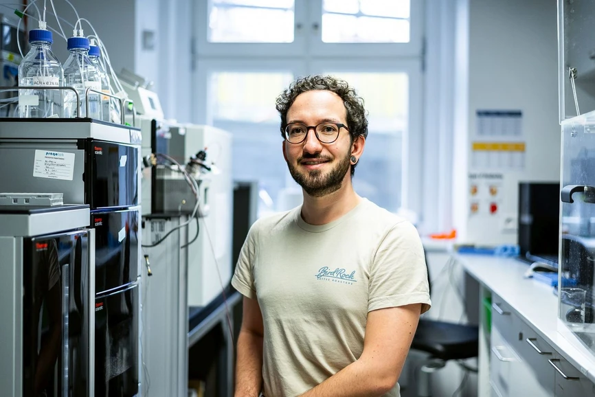 ÚOCHB/Tomáš Belloň: Nová zobrazovací metoda biologických vzorků pomůže vědcům a lékařům rychleji identifikovat například rakovinné tkáně: Robin Schmid