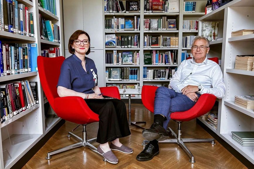 ÚOCHB/Tomáš Belloň – Podcast CHEmic #58 – Podpora biotechnologií vyvede Česko z časů montovny