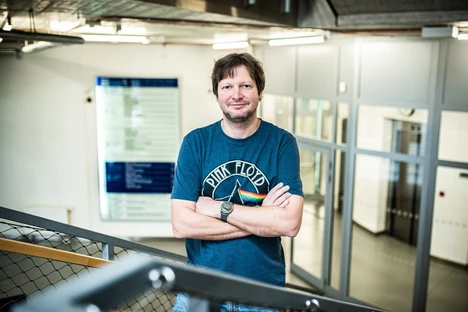 Výzkum vědců z ÚOCHB pomáhá vylepšovat účinky léčivých látek