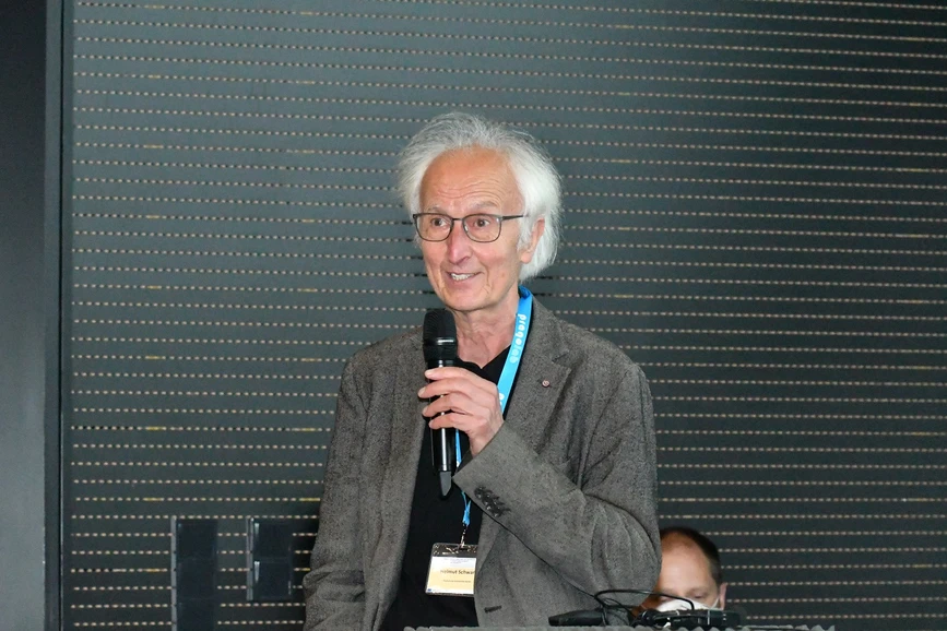 ÚOChB/IOCB/Michal Hoskovec/PMHPMS: Computational and Gas-phase Studies in Service of Catalysis Research: Identification of the "Aristocratic Atoms" (Helmut Schwarz)