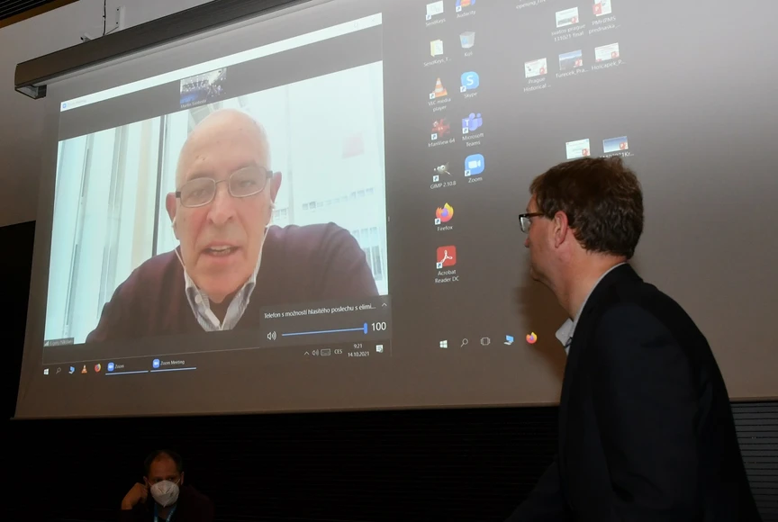 UOChB/Michal Hoskovec/PMHPMS: FT ICR Mass Spectrometry. Is There Room for Further Improvements (Evgeny Nikolaev)