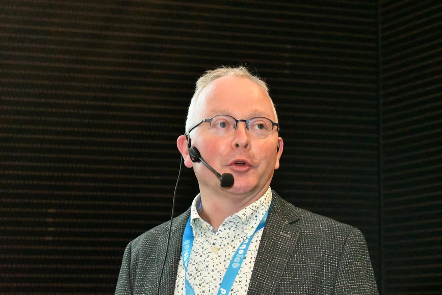 ÚOChB/IOCB/Michal Hoskovec/PMHPMS: High-resolution Native Mass Spectrometry (Albert J. R. Heck)