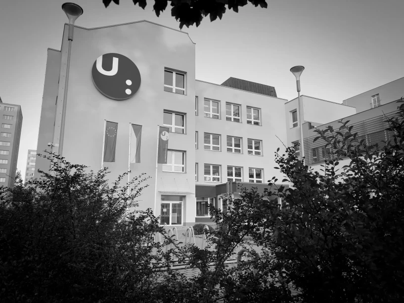 <ul>
<li><strong>Foto:</strong> UPCE - Odešli tři držitelé čestných doktorátů Univerzity Pardubice</li>
</ul>
