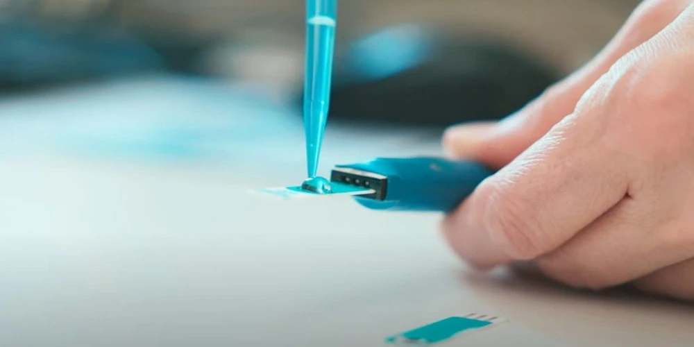 Přírodovědecká fakulta UP v Olomouci: Elektrochemický analyzátor