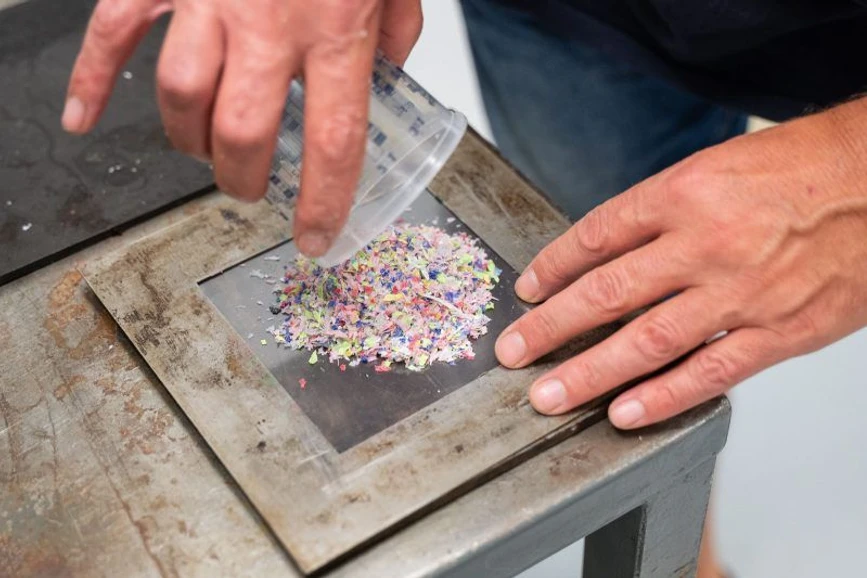 UTB Zlín: Elektřina z plastového odpadu? Vědci ze Zlína vyvíjejí ekologické nanogenerátory