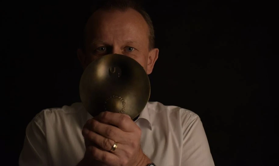 <p>Universitas/Petr Špaček/Milan Reinberk: Metoda diagnostiky rakoviny slinivky analytického chemika Michala Holčapka z Fakulty chemicko-technologické Univerzity Pardubice získala evropský patent. Jeho skupina popsala možnost, jak zjistit nemoc již v počáteční fázi a pouze z analýzy krve.</p>
