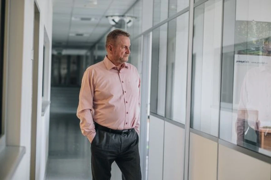 Universitas: doc. RNDr. Vladimír Velebný, CSc. (Contipro)