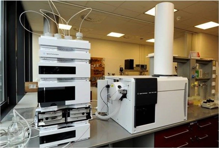 Ústav chemie PřF MU: Hmotnostně - spektrometrické analýzy